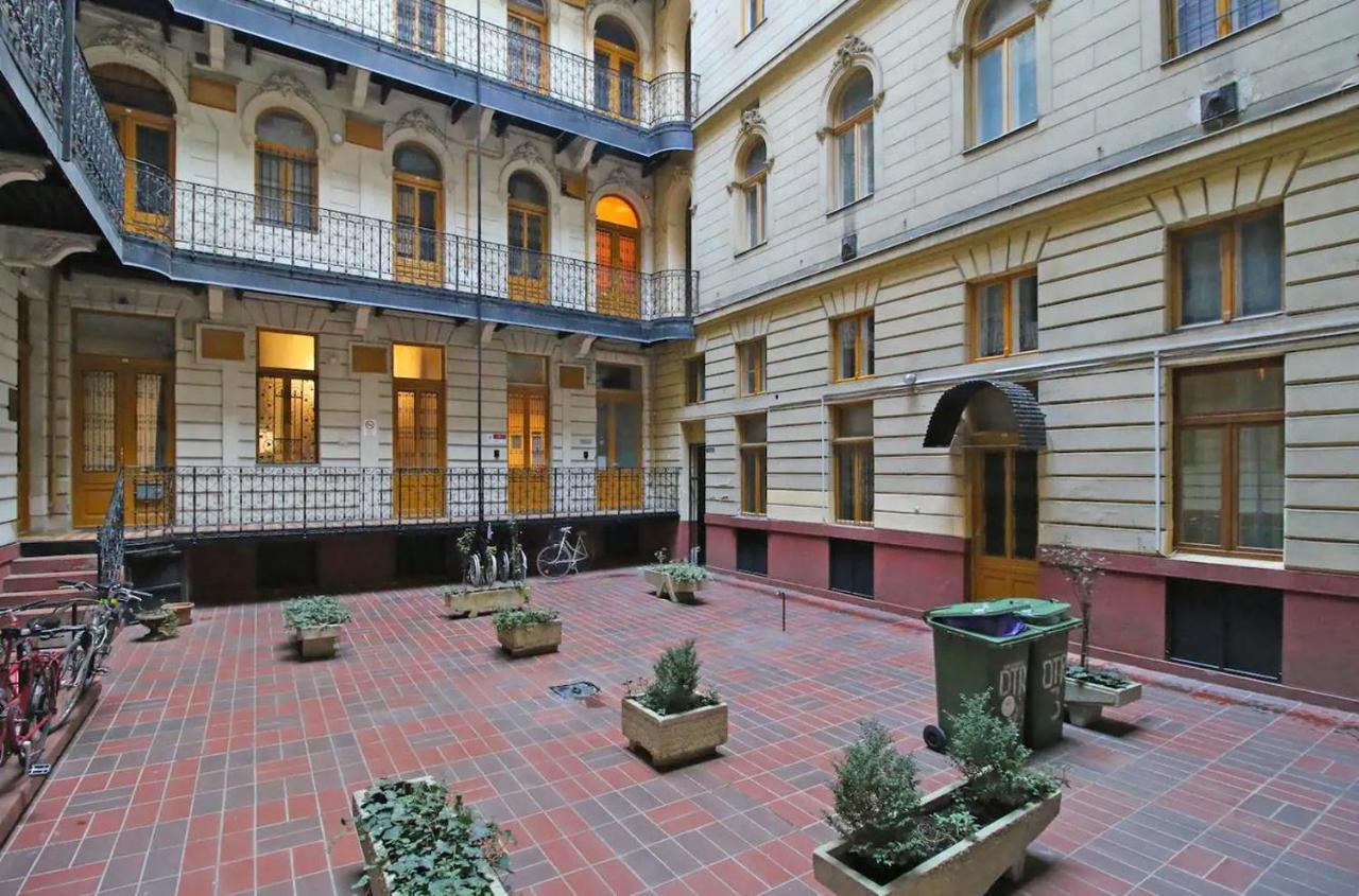 Cosy Cottage - Cheerful Apartment In The Center Будапеща Екстериор снимка
